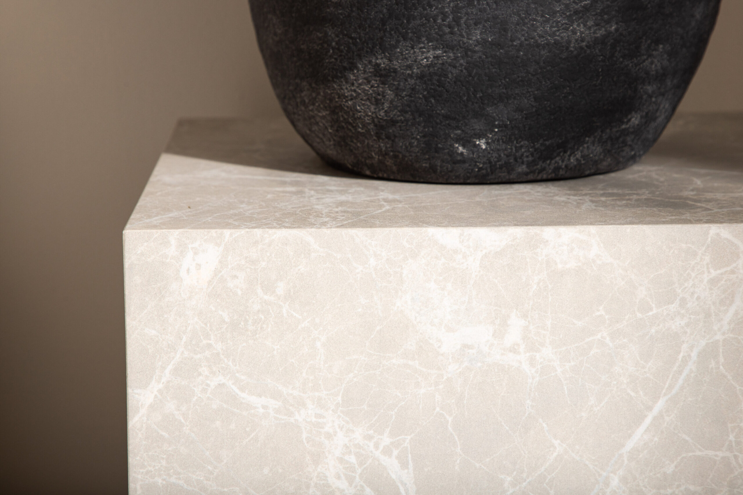 Table basse York haute - Beige / Aspect marbre – Image 3