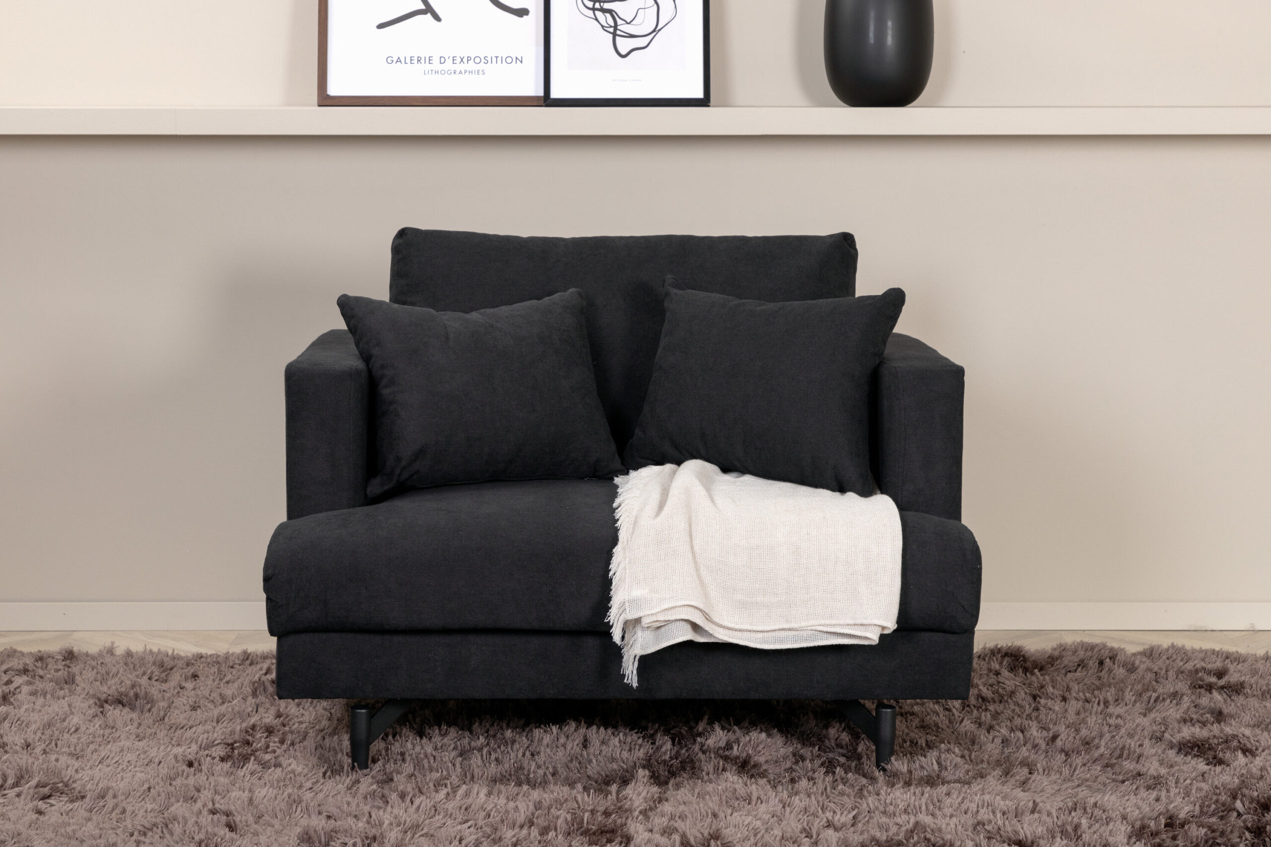 Fauteuil Sofia - Tissu noir et pieds noirs