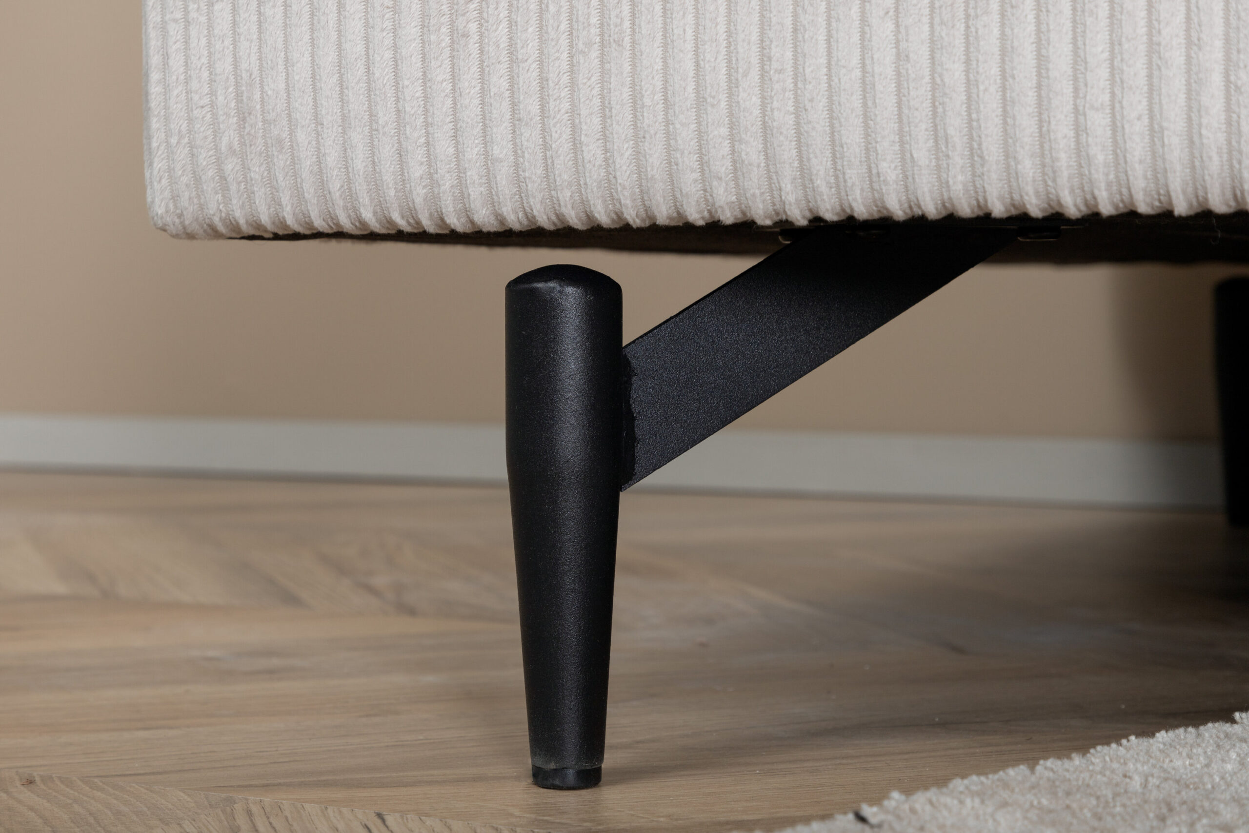 Fauteuil Sofia - Velours côtelé beige et pieds noirs – Image 8