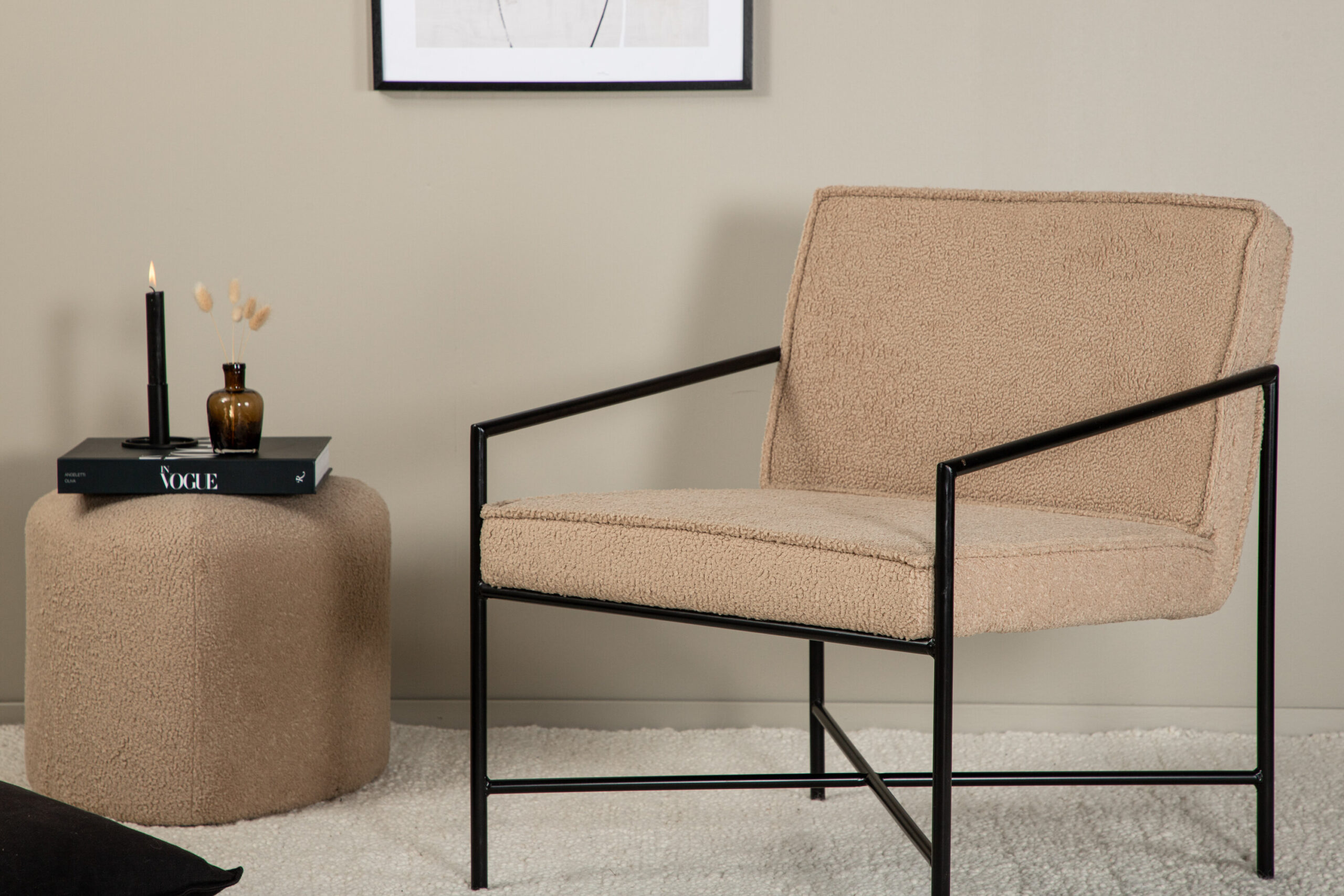 Fauteuil Rakel - Tissu bouclé beige et pieds noirs – Image 2
