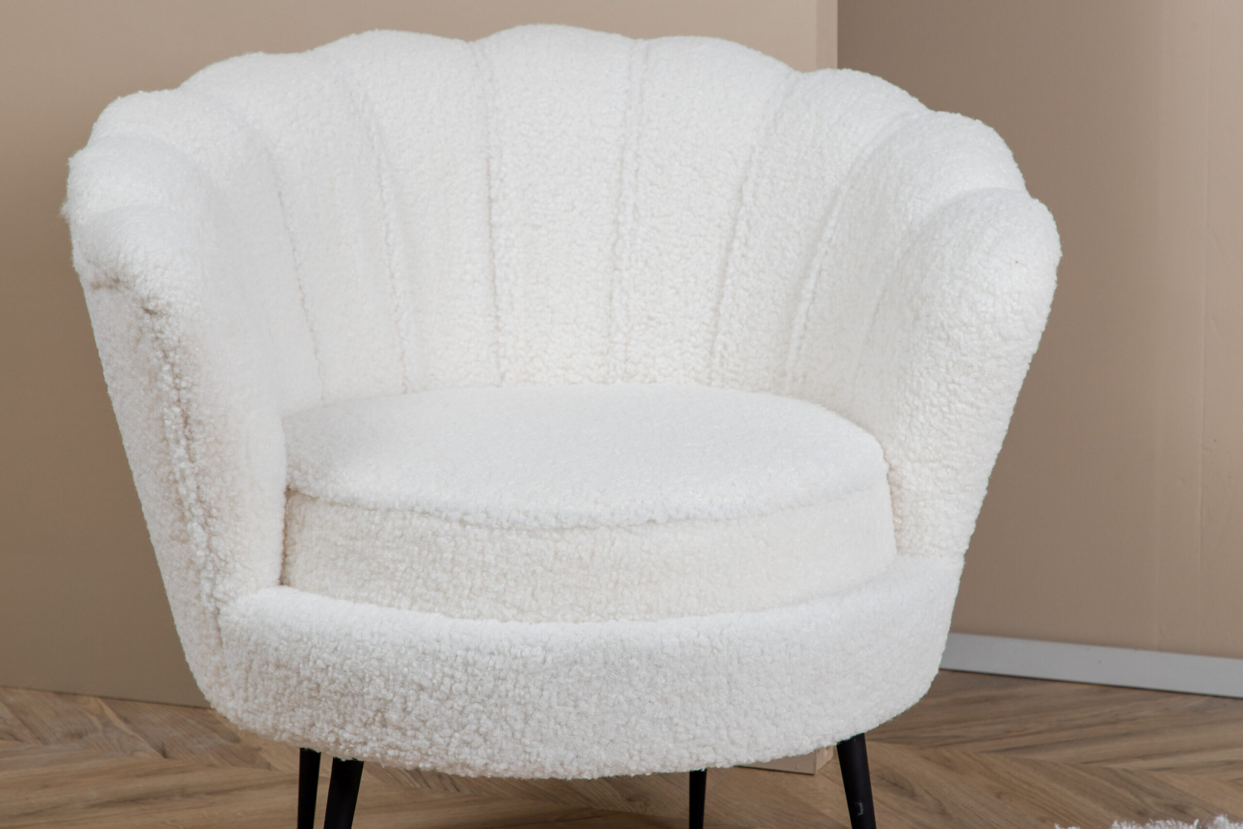 Fauteuil Calais - Tissu bouclé blanc et pieds noirs – Image 4