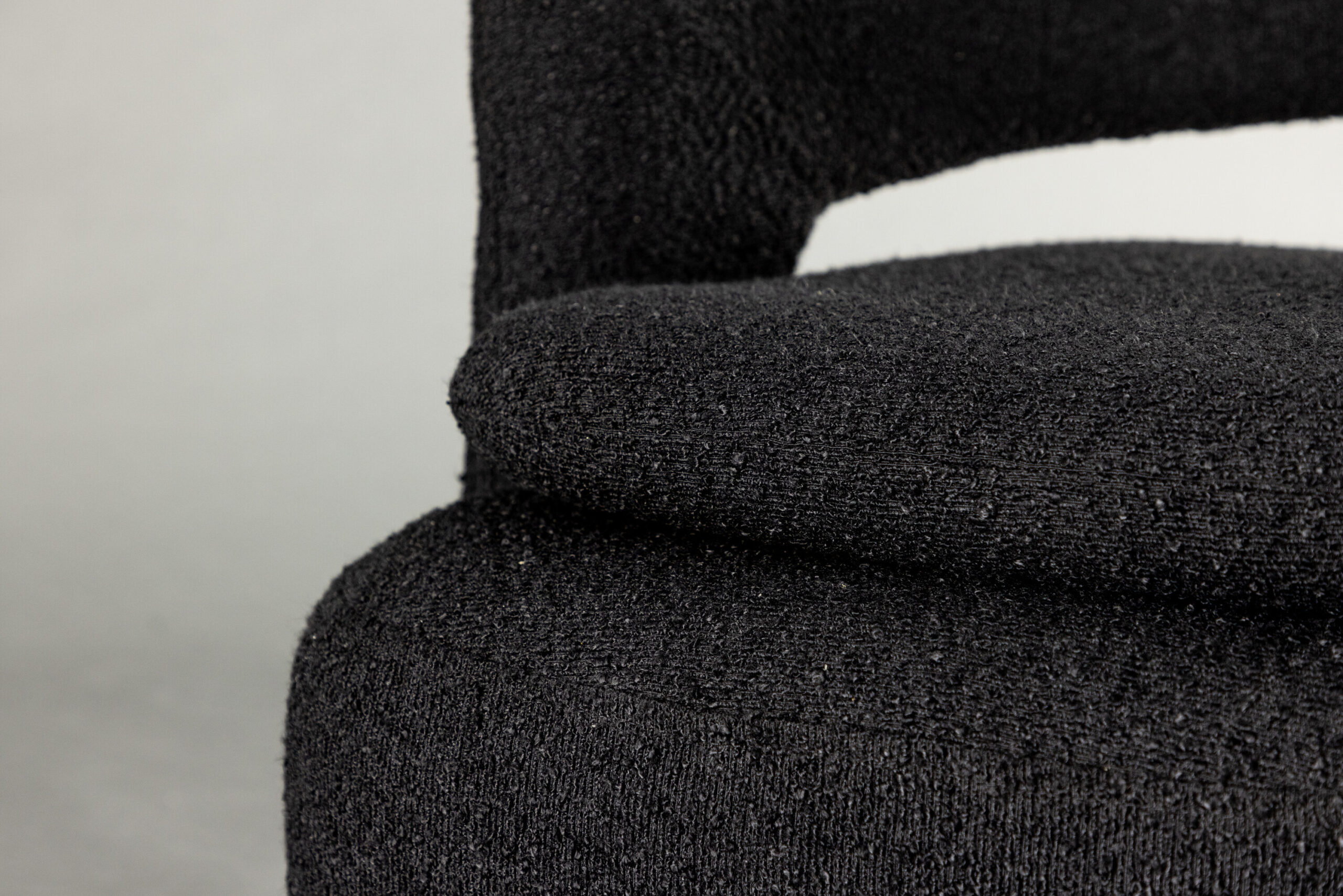 Fauteuil Laurel - Tissu noir bouclé – Image 3