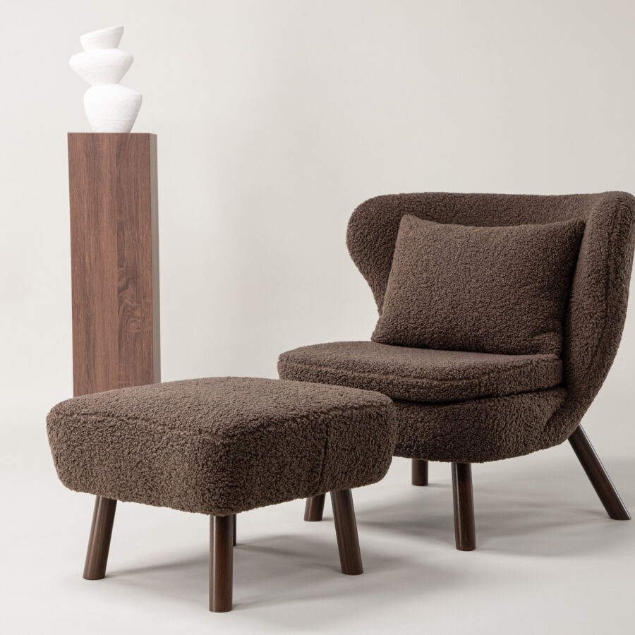 Fauteuil Ryxö – Tissu teddy marron foncé pieds bruns