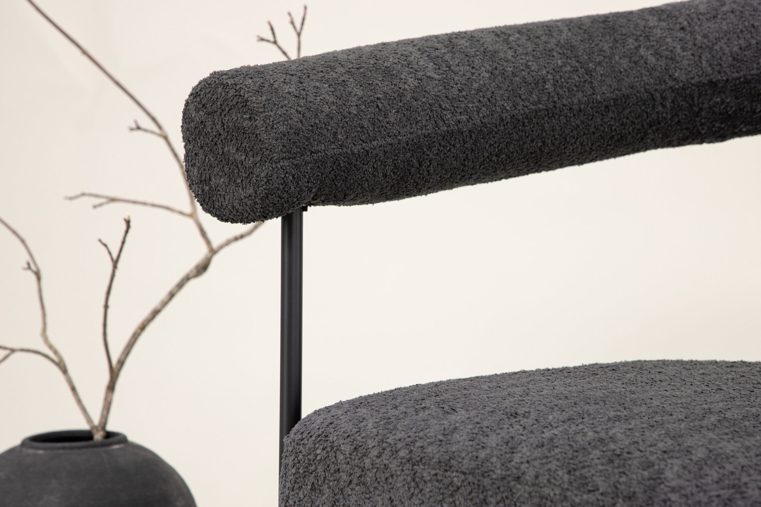 Fauteuil Hökåsen x Josefin Lustig - Tissu bouclé gris foncé – Image 2