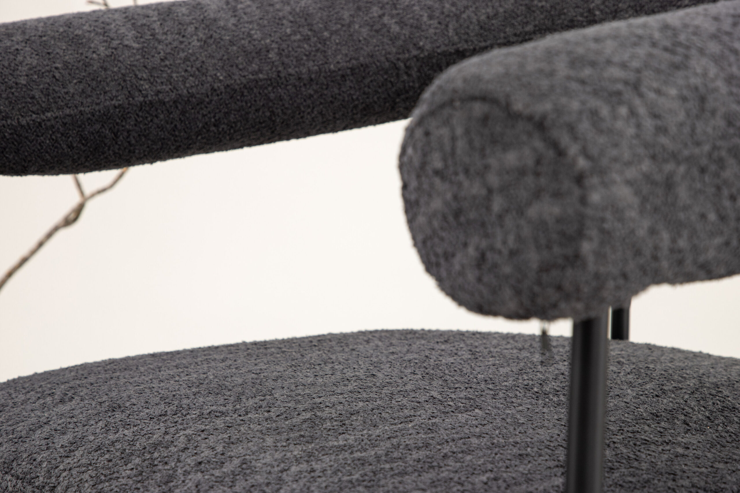 Fauteuil Hökåsen x Josefin Lustig - Tissu bouclé gris foncé – Image 4