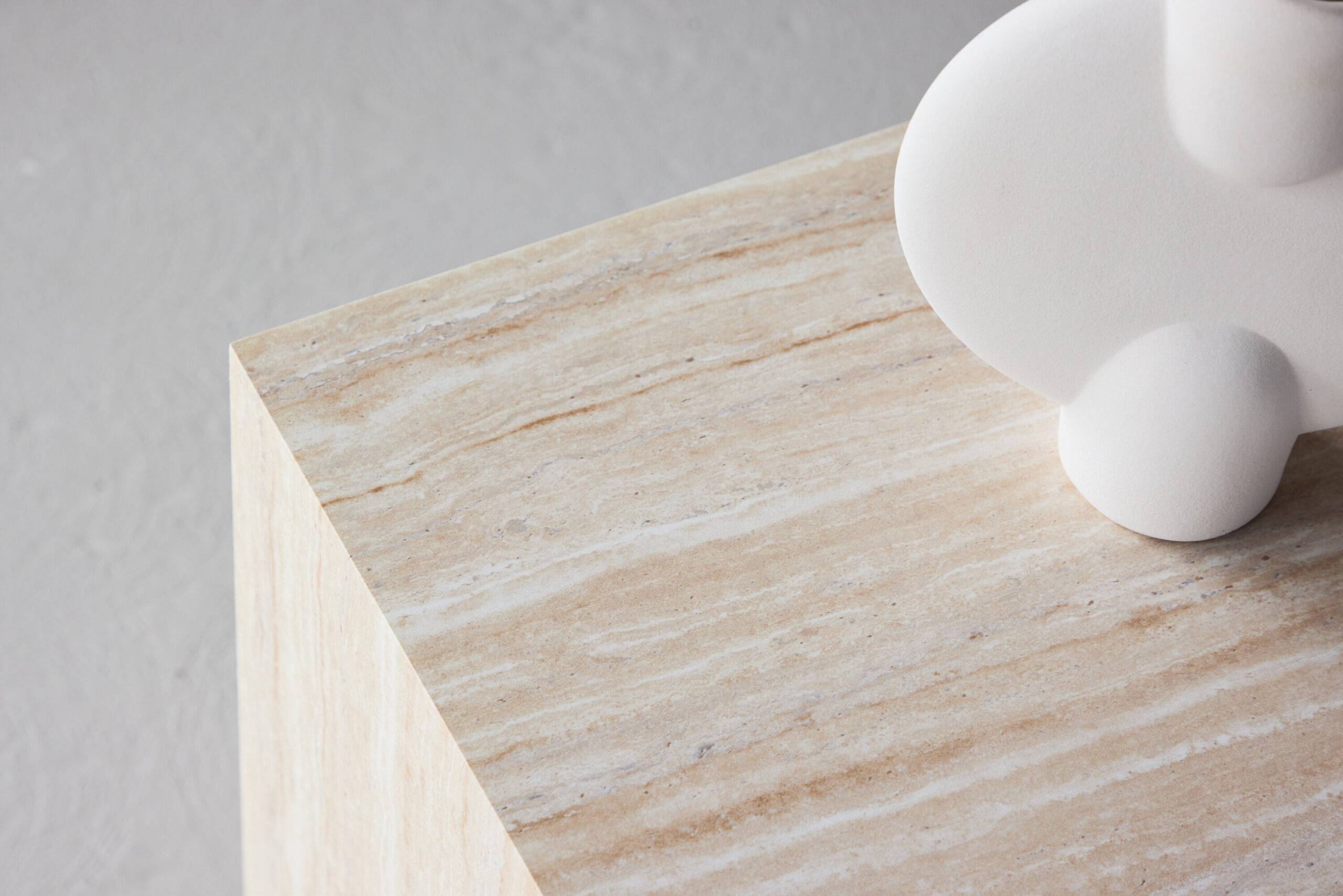 Table basse York - 45x40x40 cm - Aspect travertin – Image 4