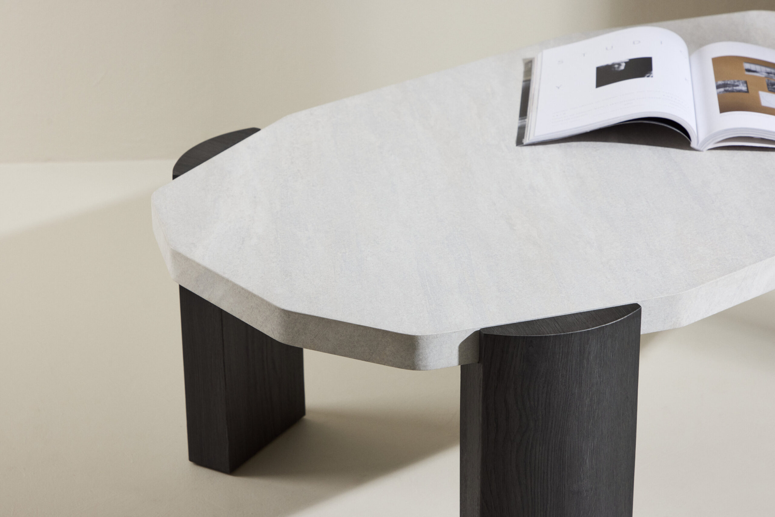 Table basse Kres - 125x70,5x40 cm - Noir / Aspect pierre – Image 3