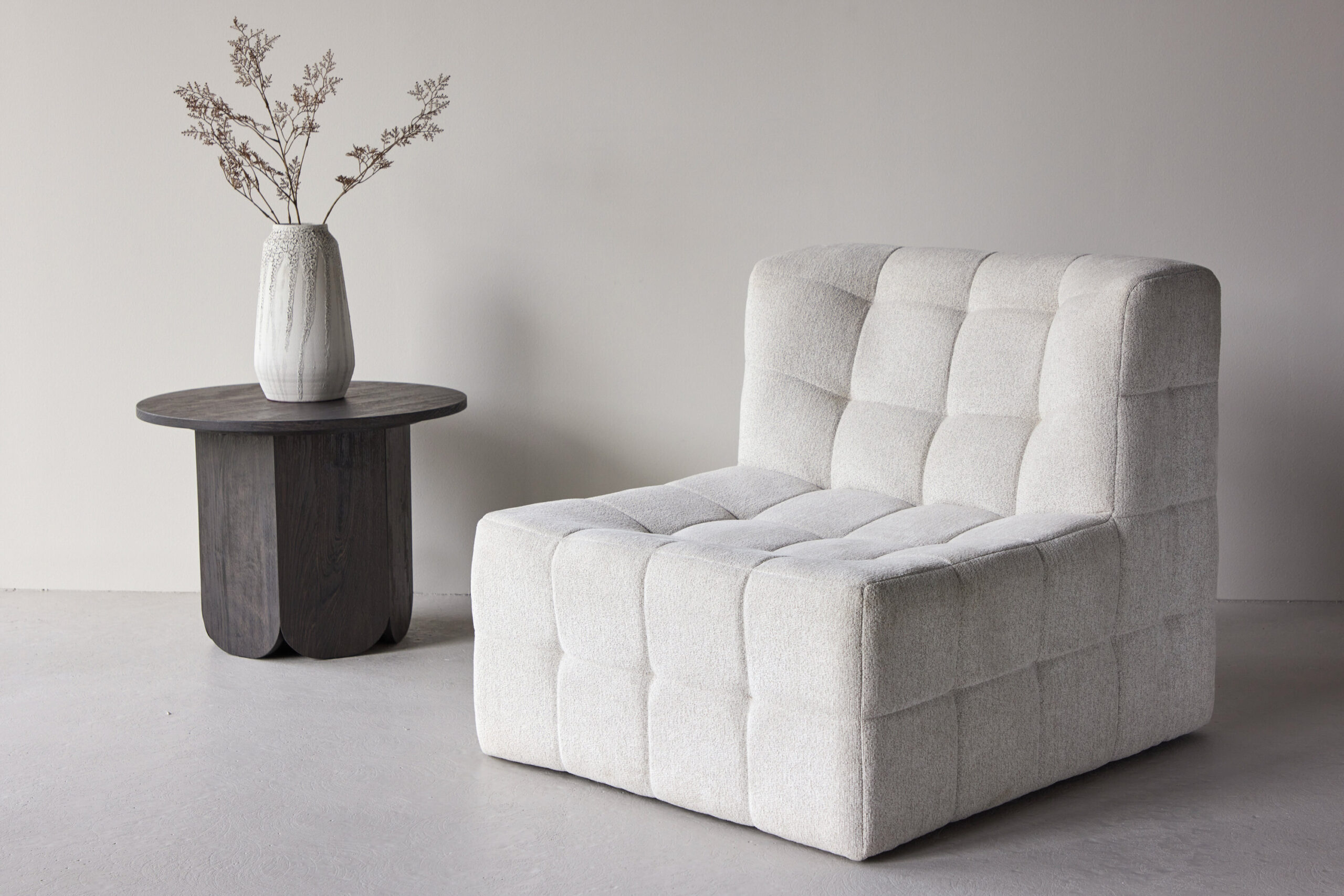 Fauteuil Malou en tissu beige - Cadre métal design