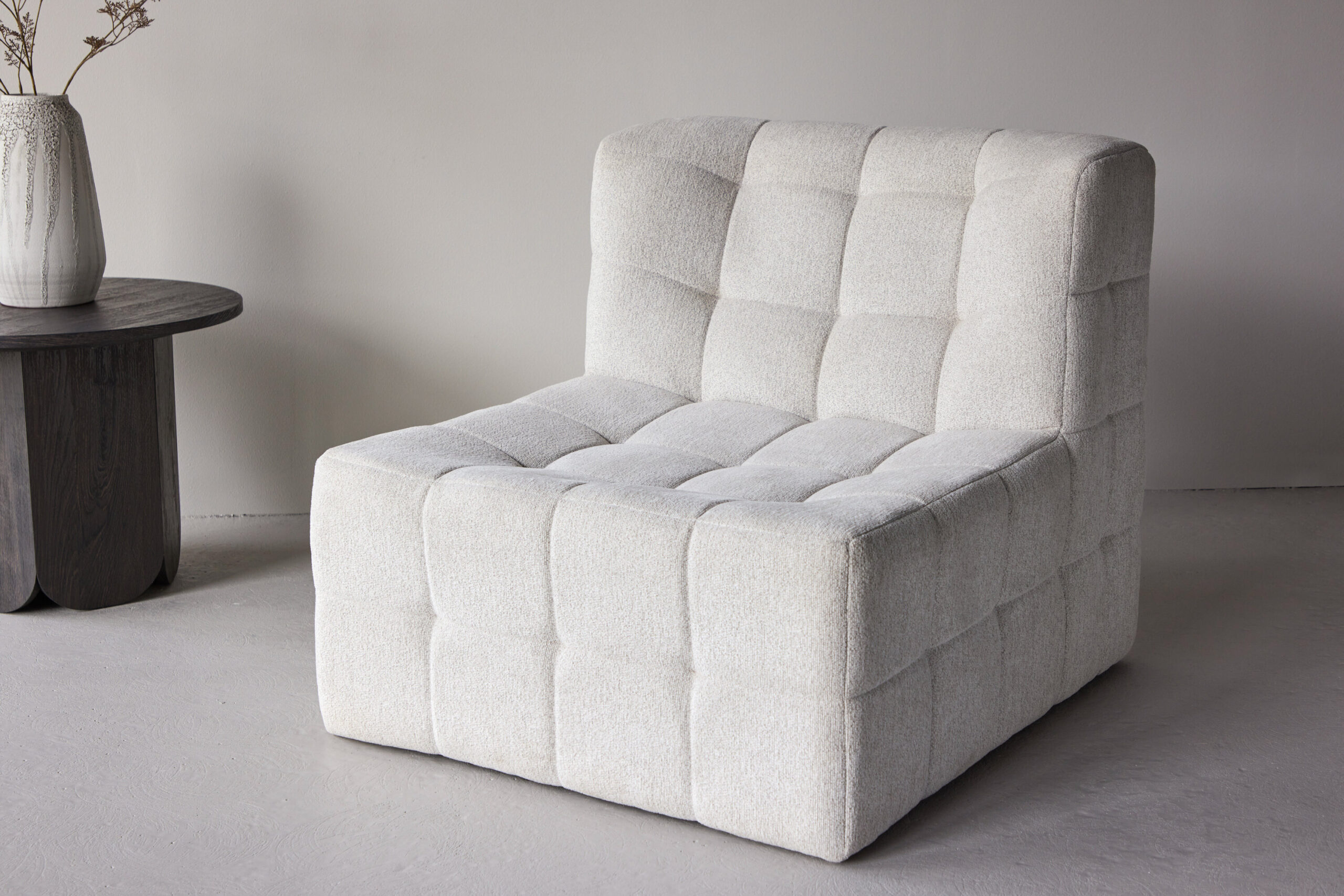 Fauteuil Malou en tissu beige - Cadre métal design – Image 2