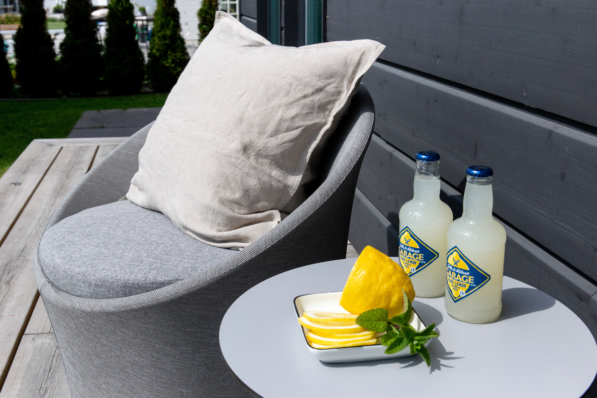 Salon de terrasse en aluminium gris avec coussins Detta – Image 14