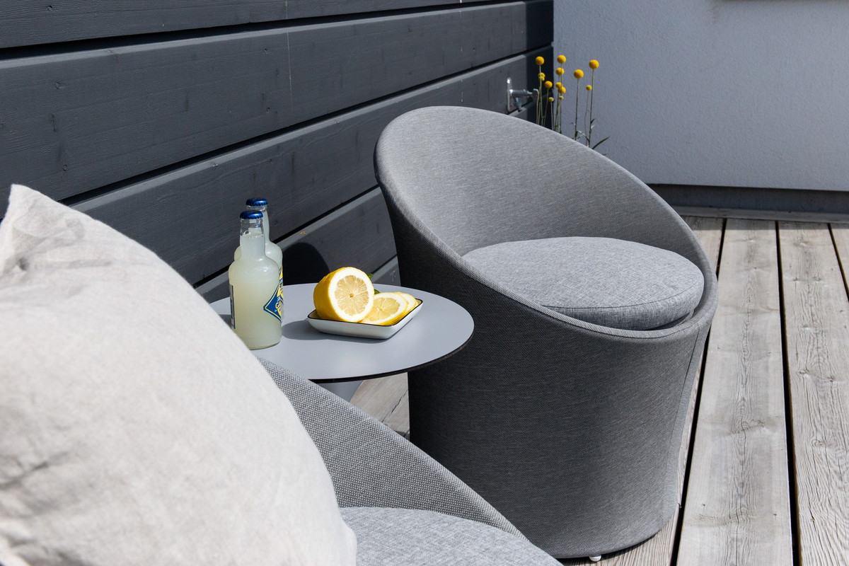 Salon de terrasse en aluminium gris avec coussins Detta – Image 15