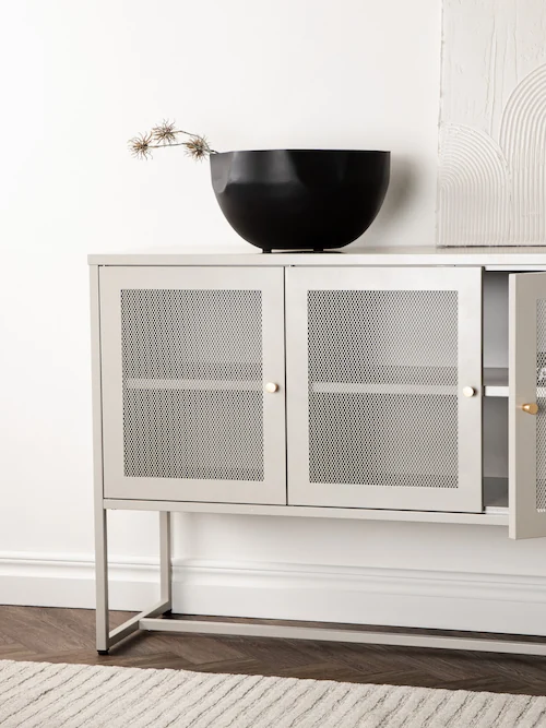 Buffet en métal beige à trois portes grillagées, vue de face