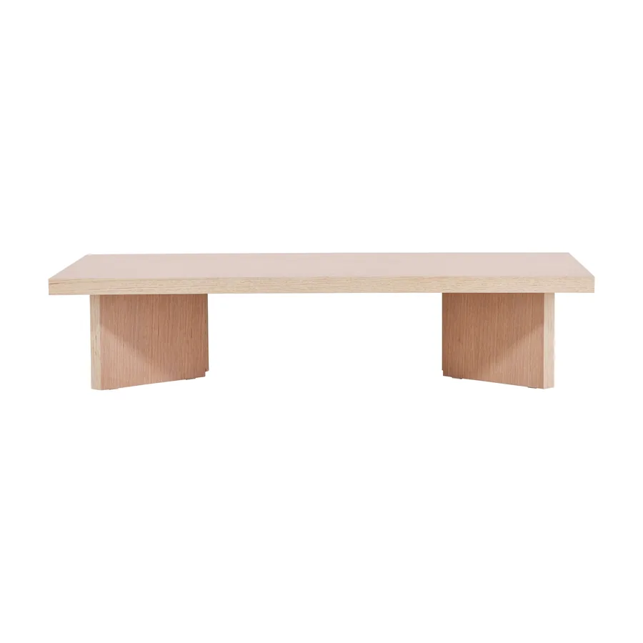 Table basse rectangulaire Bassholmen en bois blanchi, vue de face sur fond blanc