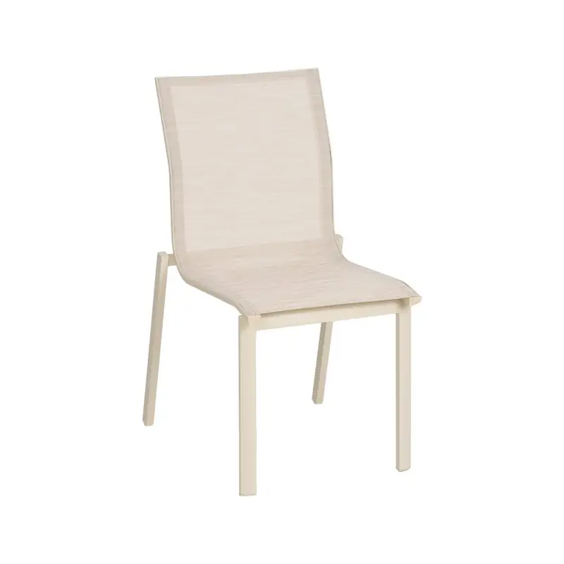 Chaise de jardin en textilène Ixia crème vue de trois quarts, cadre en aluminium