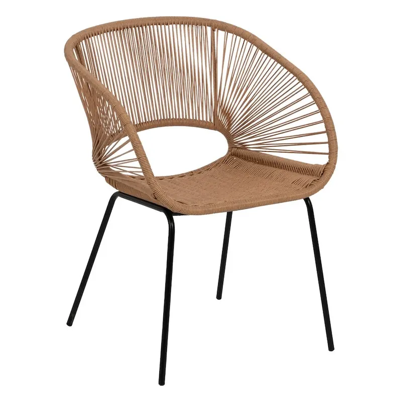 Chaise de jardin tressée Ixia 57 cm vue de trois quarts, pieds en acier noir et fils de polyéthylène