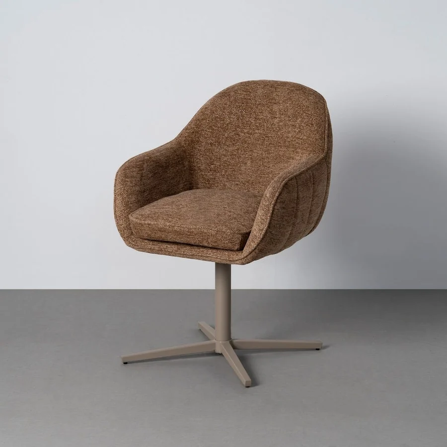 Chaise pivotante Ixia en tissu chocolat sur pied central en métal, vue d'ensemble