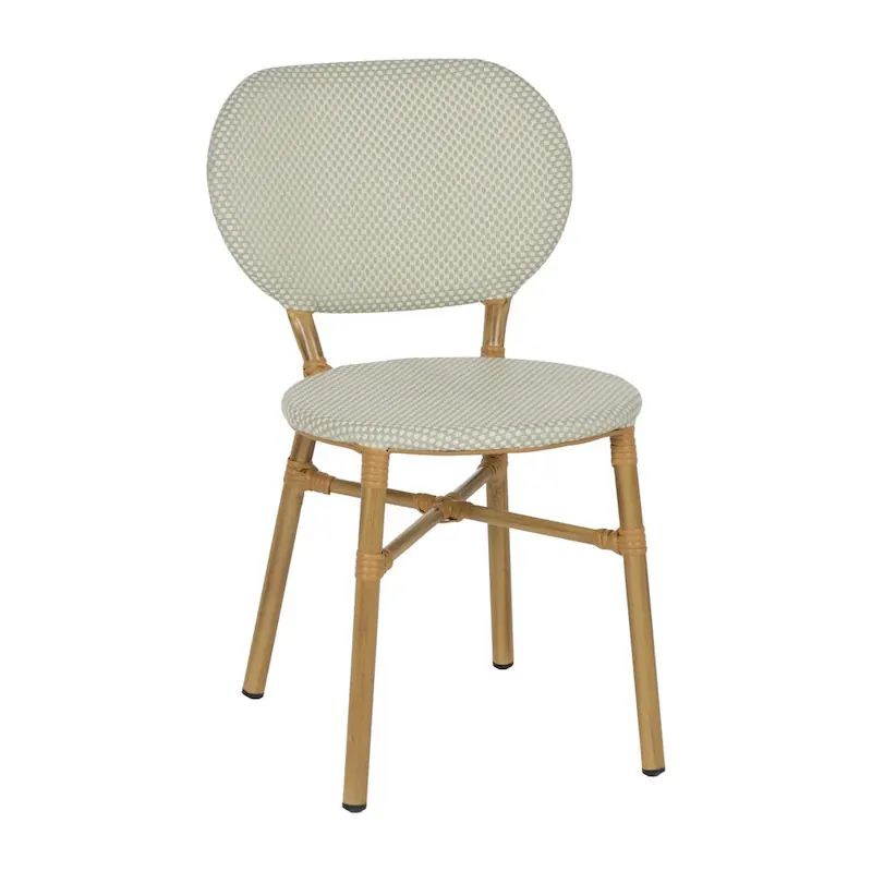 Chaise de jardin en textilène vert d'eau Ixia, vue de trois quarts avant sur fond blanc