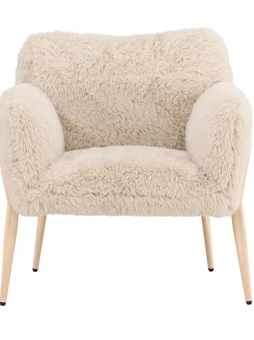 Fauteuil fausse fourrure Zenzi beige vu de face, sur pieds fins effet bois