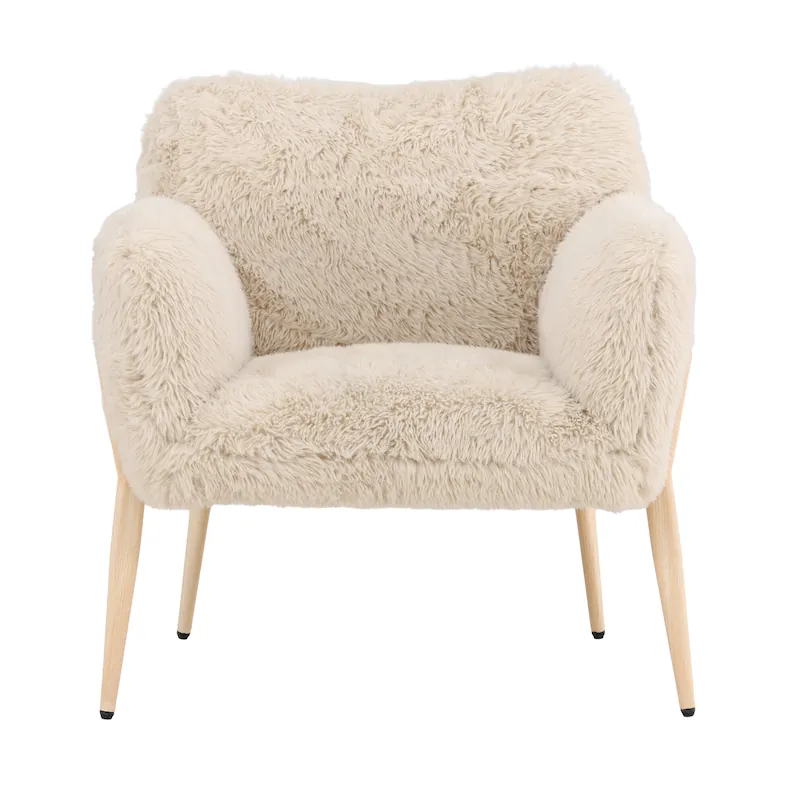 Fauteuil fausse fourrure Zenzi beige vu de face, sur pieds fins effet bois