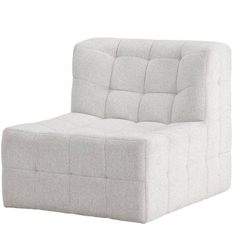 Fauteuil blanc cassé en trois quarts avant, dossier carré sans accoudoirs