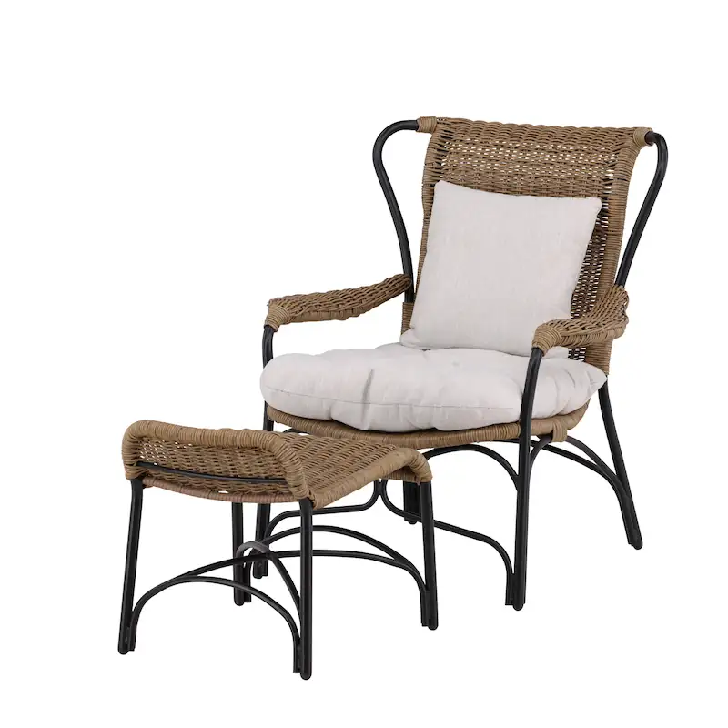 Fauteuil de jardin Loreto et son repose-pieds, en trois quarts