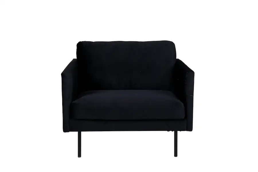 Fauteuil Zoom en velours noir vu de face, sur pieds fins en métal noir