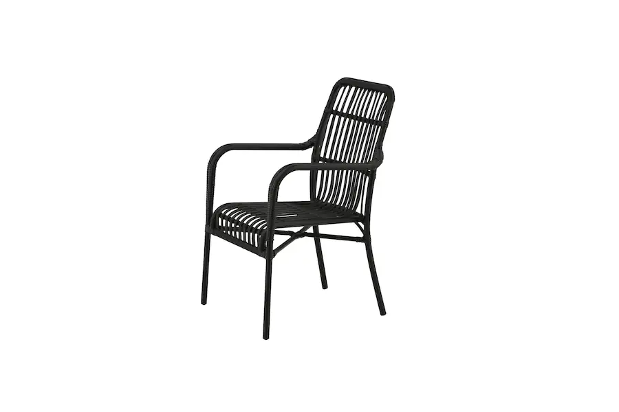 Fauteuil Rizal noir avec accoudoirs intégrés, vu de trois quarts
