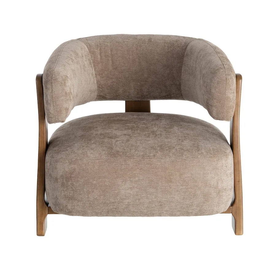 Fauteuil Ixia vu de face sur fond blanc, assise large et dossier enveloppant