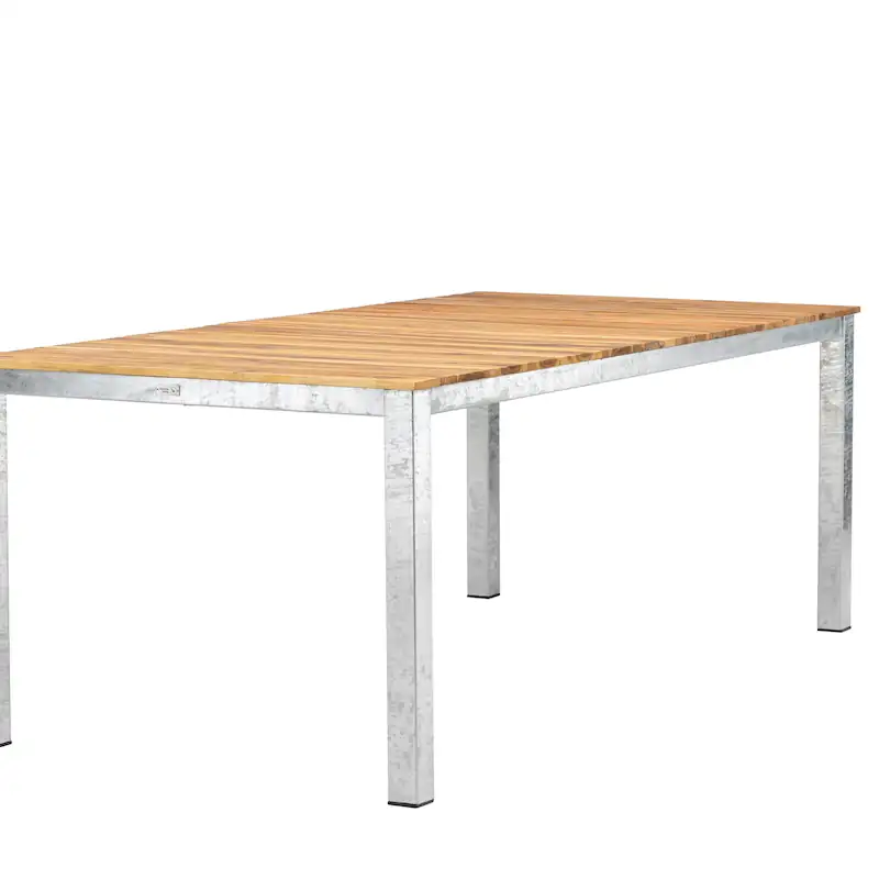 Table de jardin en acacia Zenia en trois quarts, plateau à lames