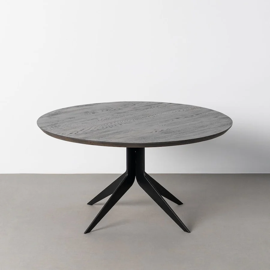 Table basse ronde gris foncé Ixia, plateau en chêne veiné sur piétement noir à branches écartées