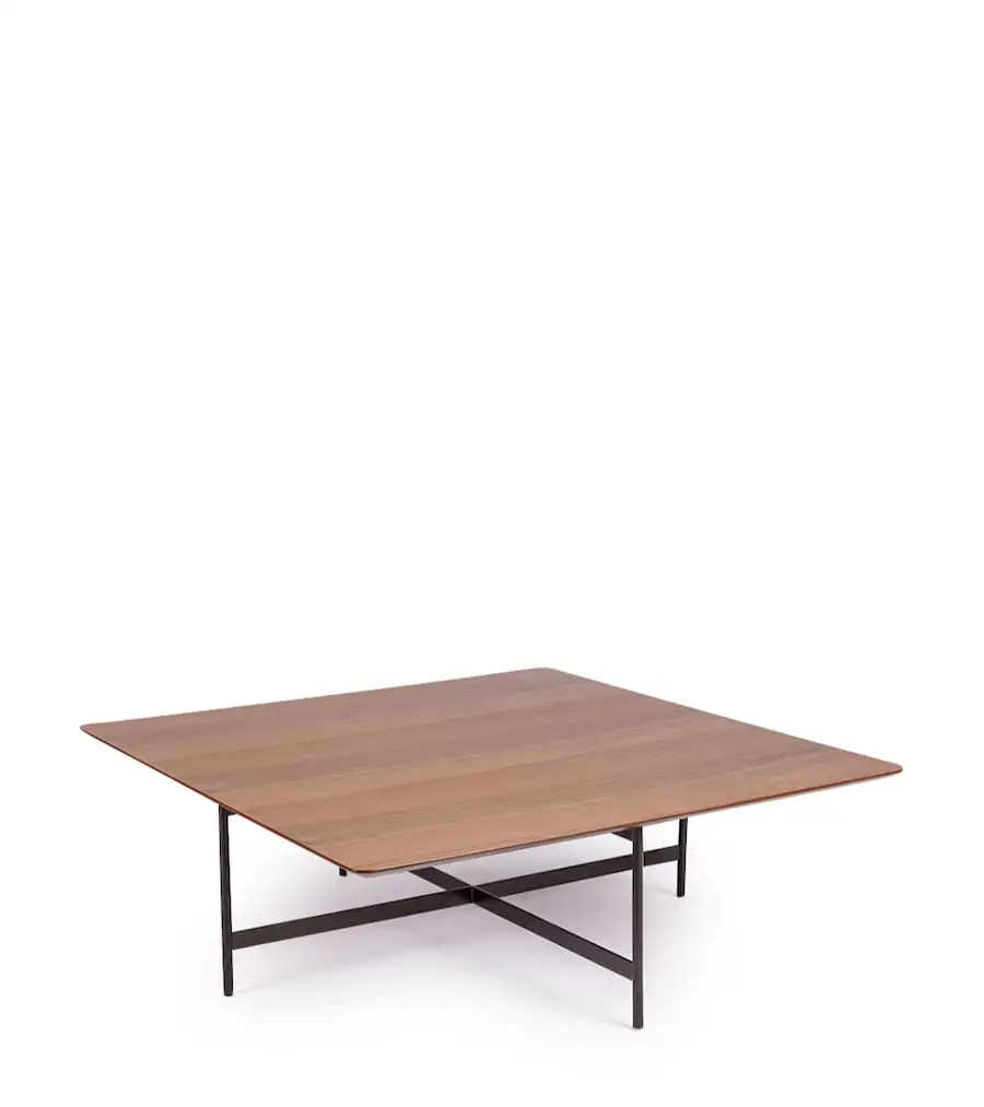 Table basse carrée Surrey, plateau aspect noyer sur piètement métal