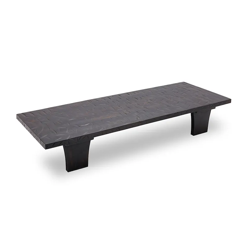 Table basse Vinh en manguier noir vue de trois quarts