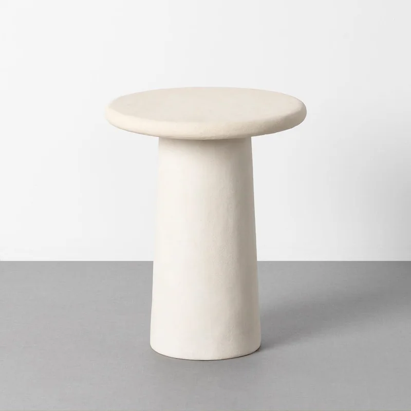 Table d'appoint champignon blanc cassé en métal effet papier mâché, plateau rond sur pied central évasé