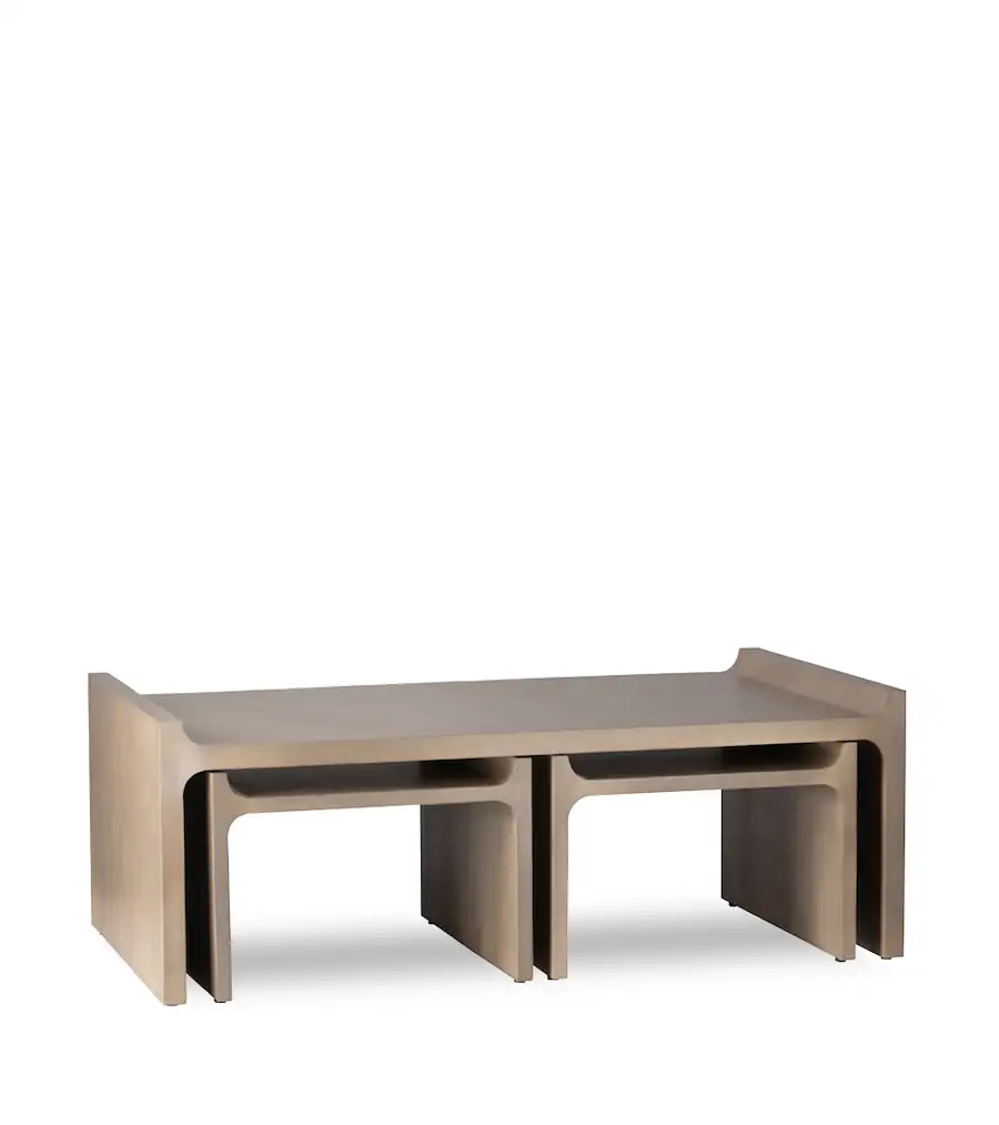 Tables gigognes Conill en manguier, deux petites rangées sous la grande