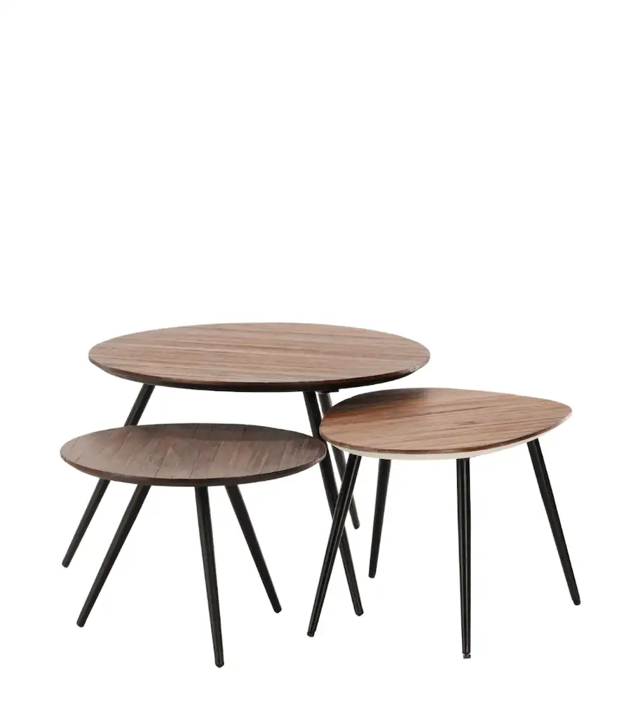 Tables basses gigognes Simone Athezza, trois plateaux en bois de nuances différentes sur pieds noirs écartés